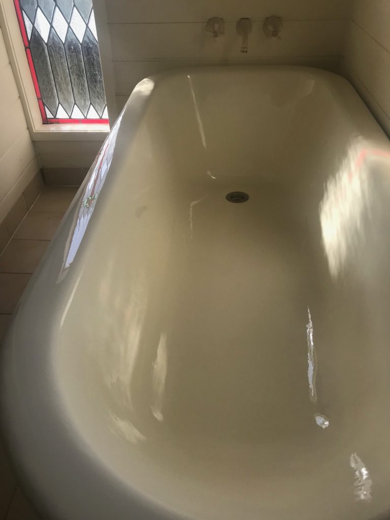 Claw bath by Brisbane Bath resurfacing 
